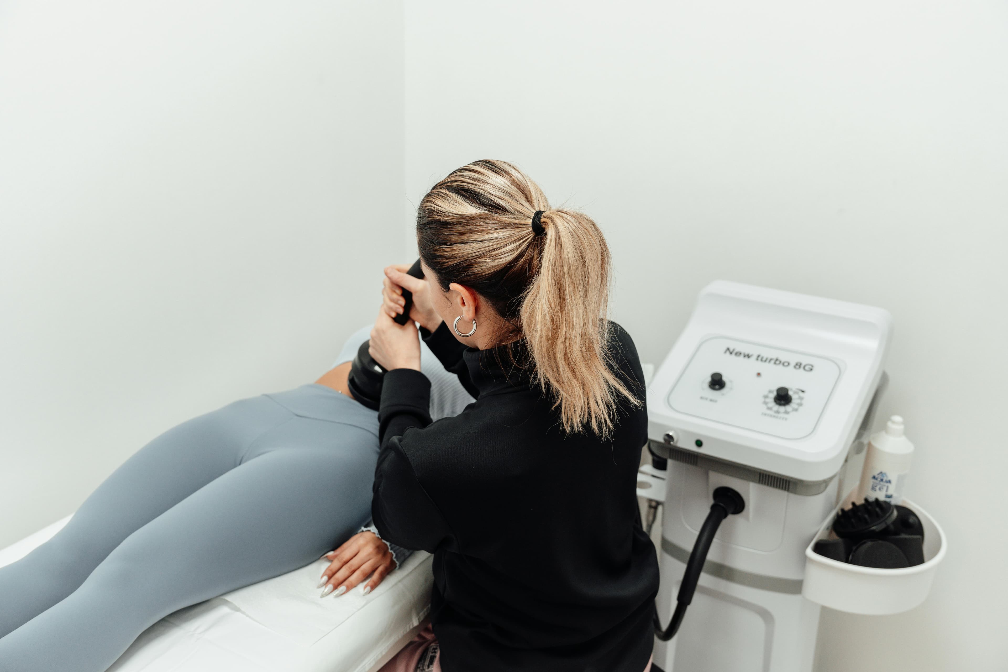 Leg skin tightening and spider vein removal treatment